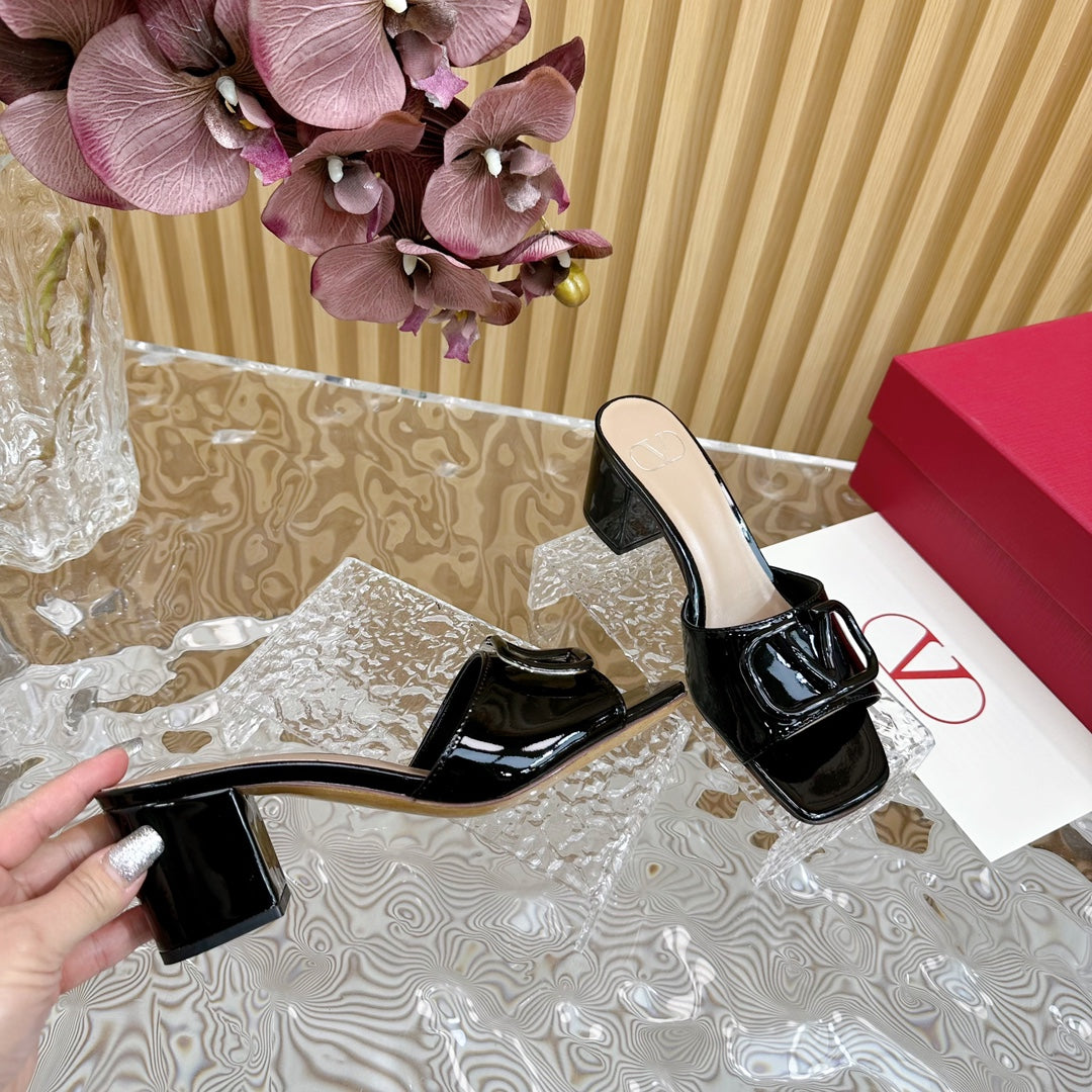 VLOGO SIGNATURE HIGH SHINE OPEN TOE SANDALS 60 MM IN BLACK CALFSKIN - 35