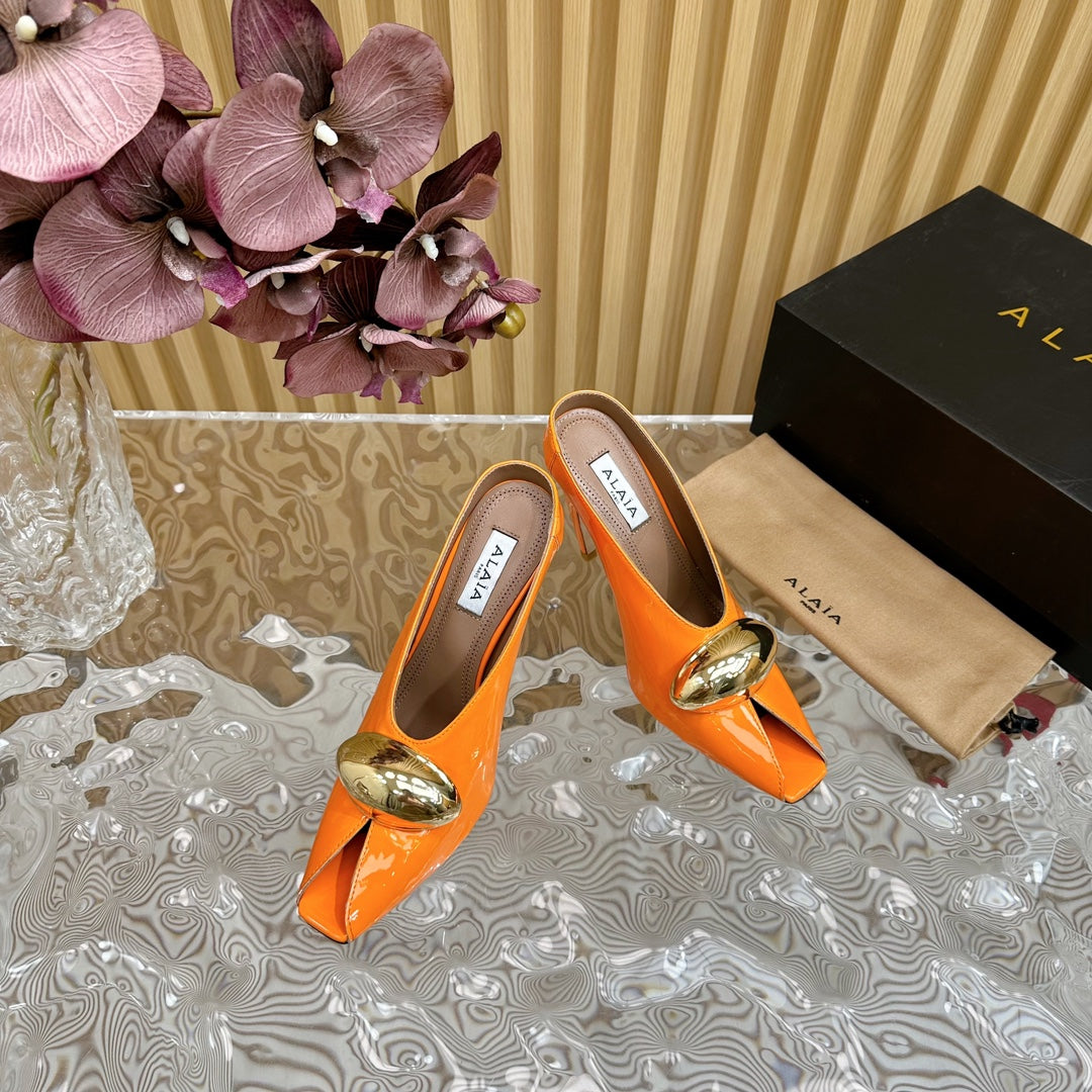 ALAIA AZZEDINE HIGH HEELS IN TANGERINE ORANGE CALFSKIN WITH GOLD HARDWARE - 35