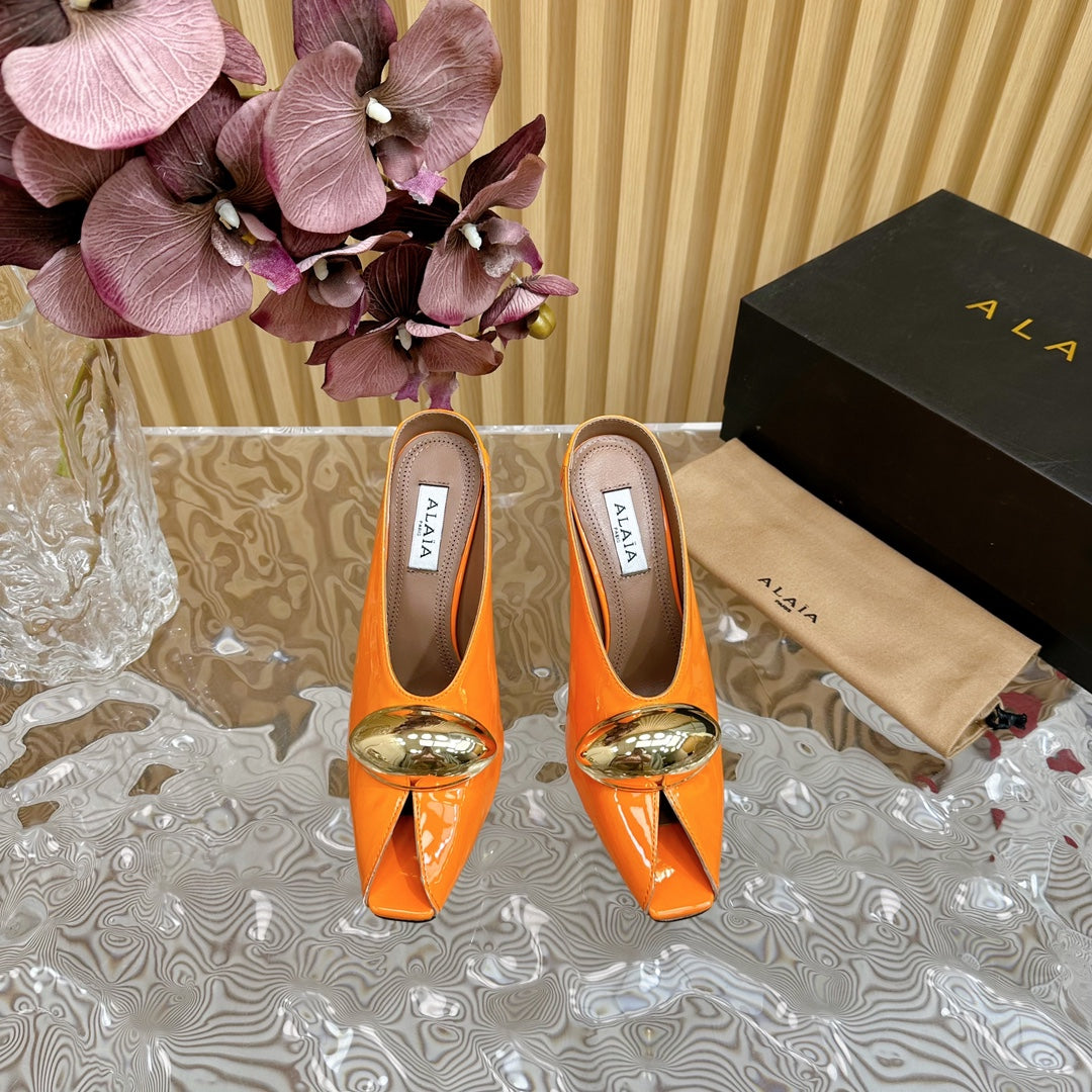 ALAIA AZZEDINE HIGH HEELS IN TANGERINE ORANGE CALFSKIN WITH GOLD HARDWARE - 35