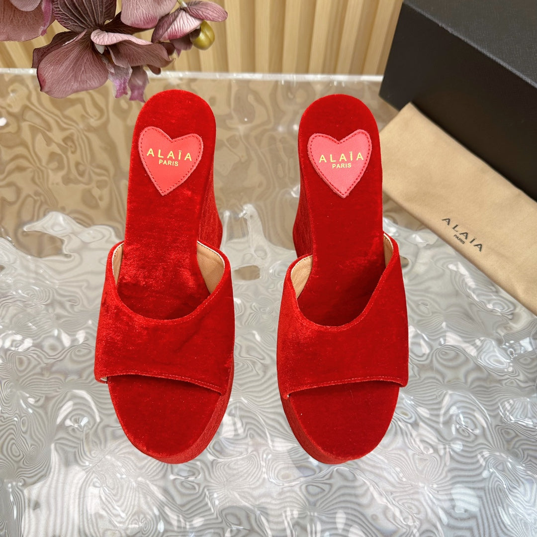 ALAIA PLATFORM WEDGE IN CHERRY RED VELVET WITH HEART EMBROIDERED - 35