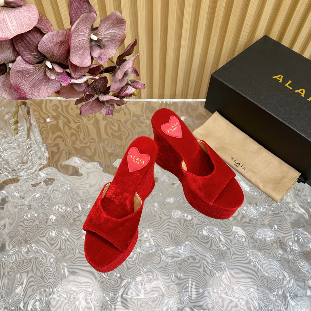 ALAIA PLATFORM WEDGE IN CHERRY RED VELVET WITH HEART EMBROIDERED - 35