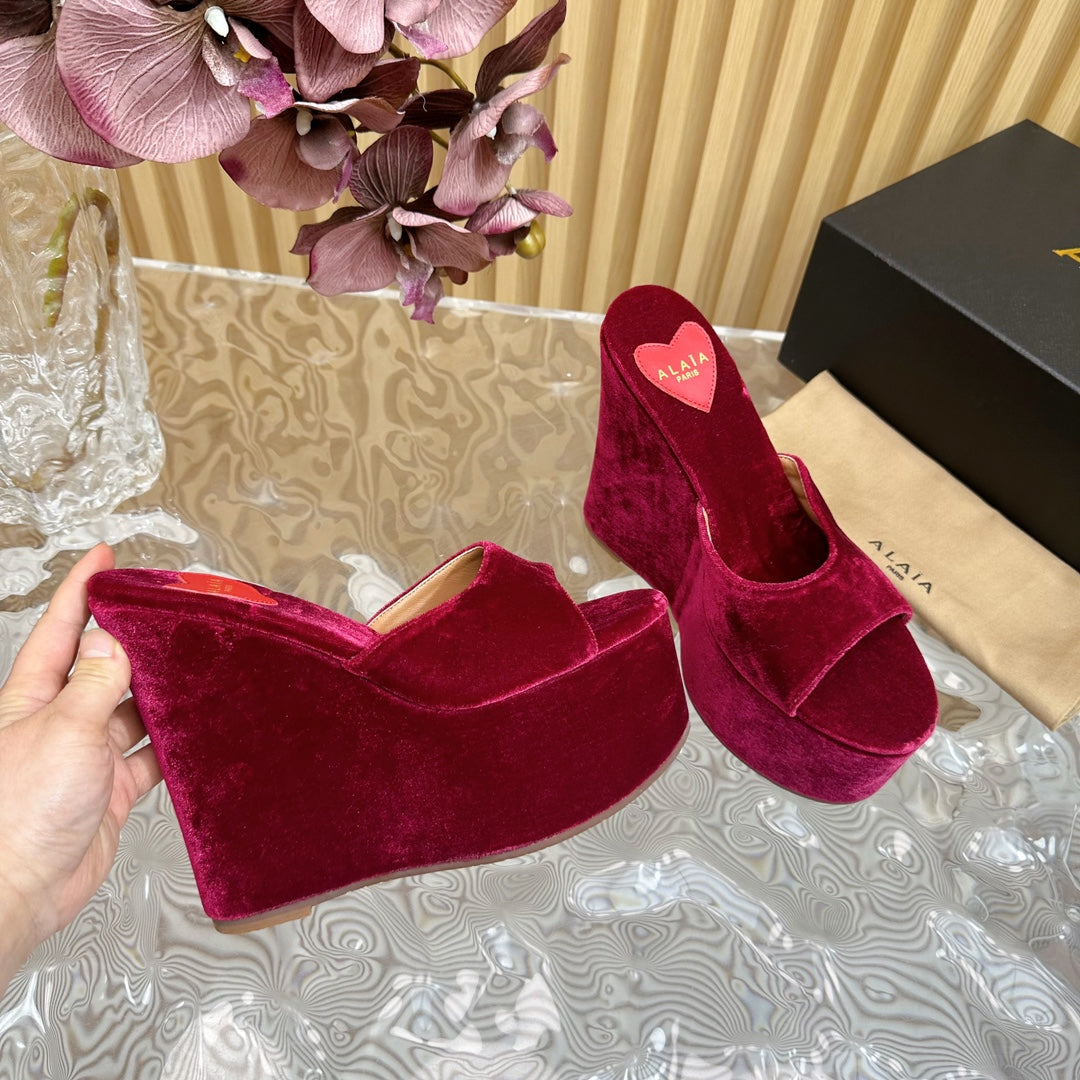 ALAIA PLATFORM WEDGE IN JAM PURPLE VELVET WITH HEART EMBROIDERED - 35