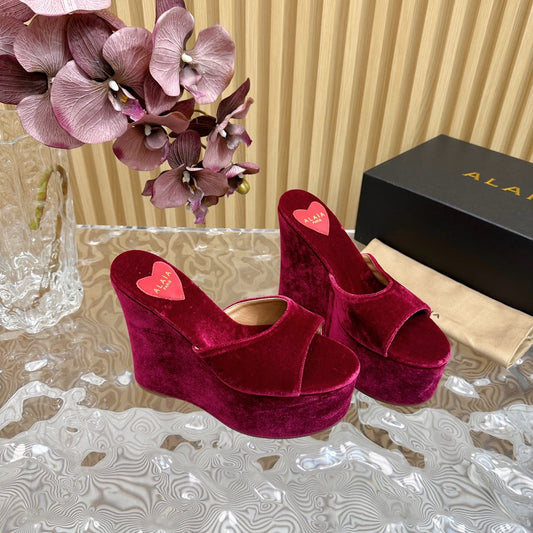 ALAIA PLATFORM WEDGE IN JAM PURPLE VELVET WITH HEART EMBROIDERED - 35