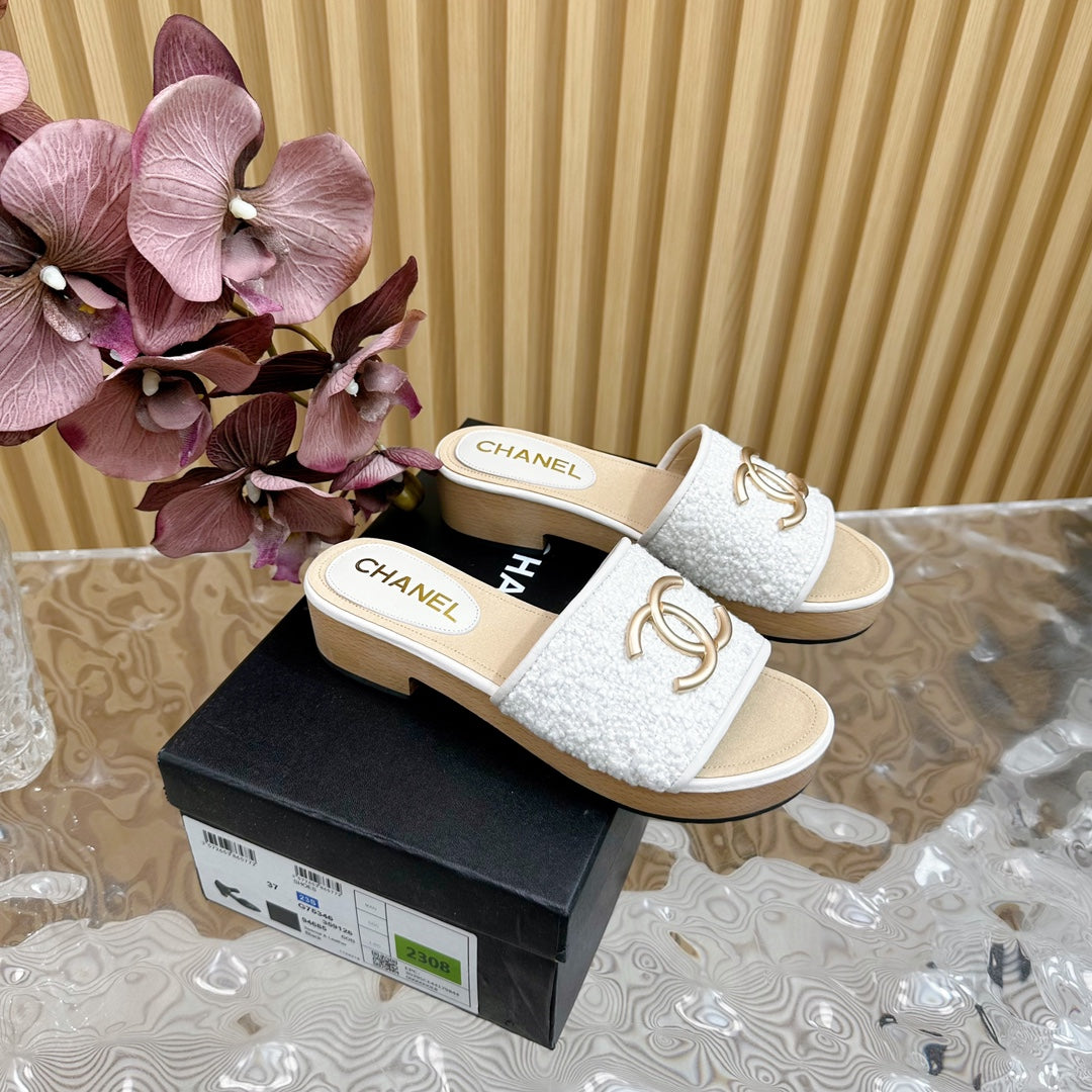 PLATFORM SLIPPERS IN WHITE TWEED AND LAMBSKIN - 35