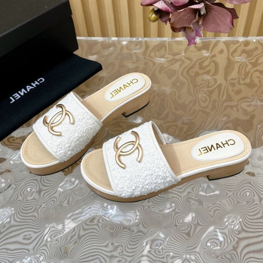 PLATFORM SLIPPERS IN WHITE TWEED AND LAMBSKIN - 35