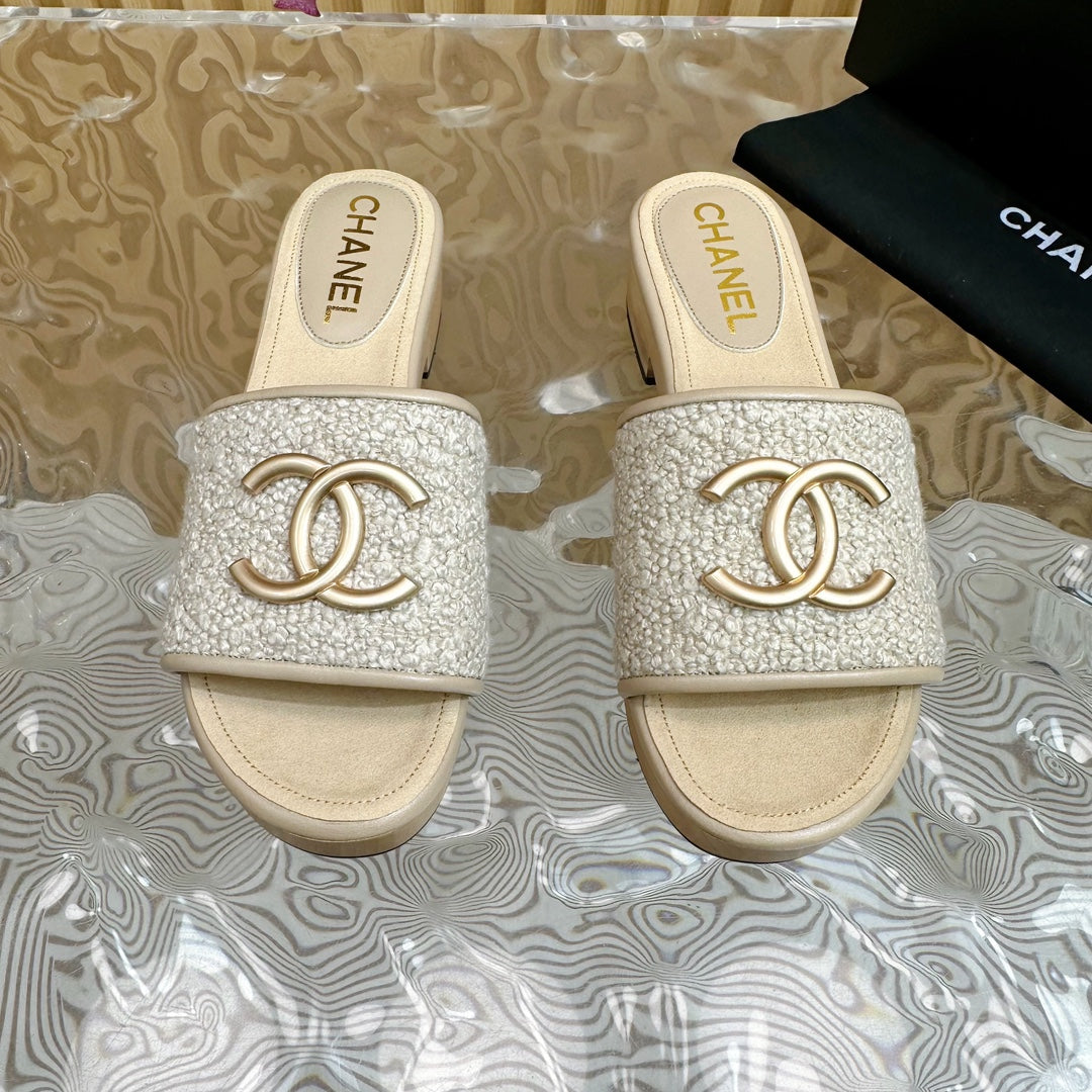 PLATFORM SLIPPERS IN LIGHT GREY TWEED AND LAMBSKIN - 35