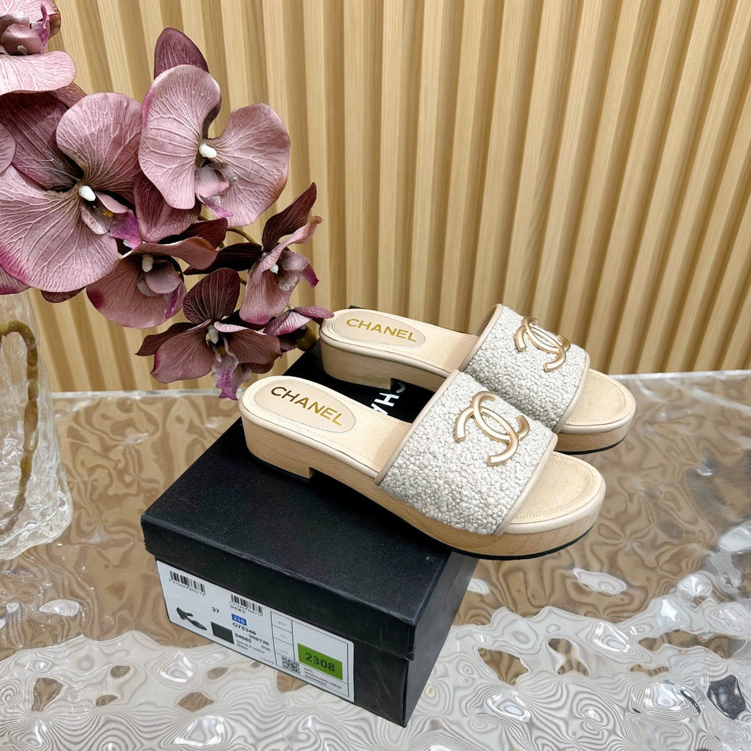 PLATFORM SLIPPERS IN LIGHT GREY TWEED AND LAMBSKIN - 35
