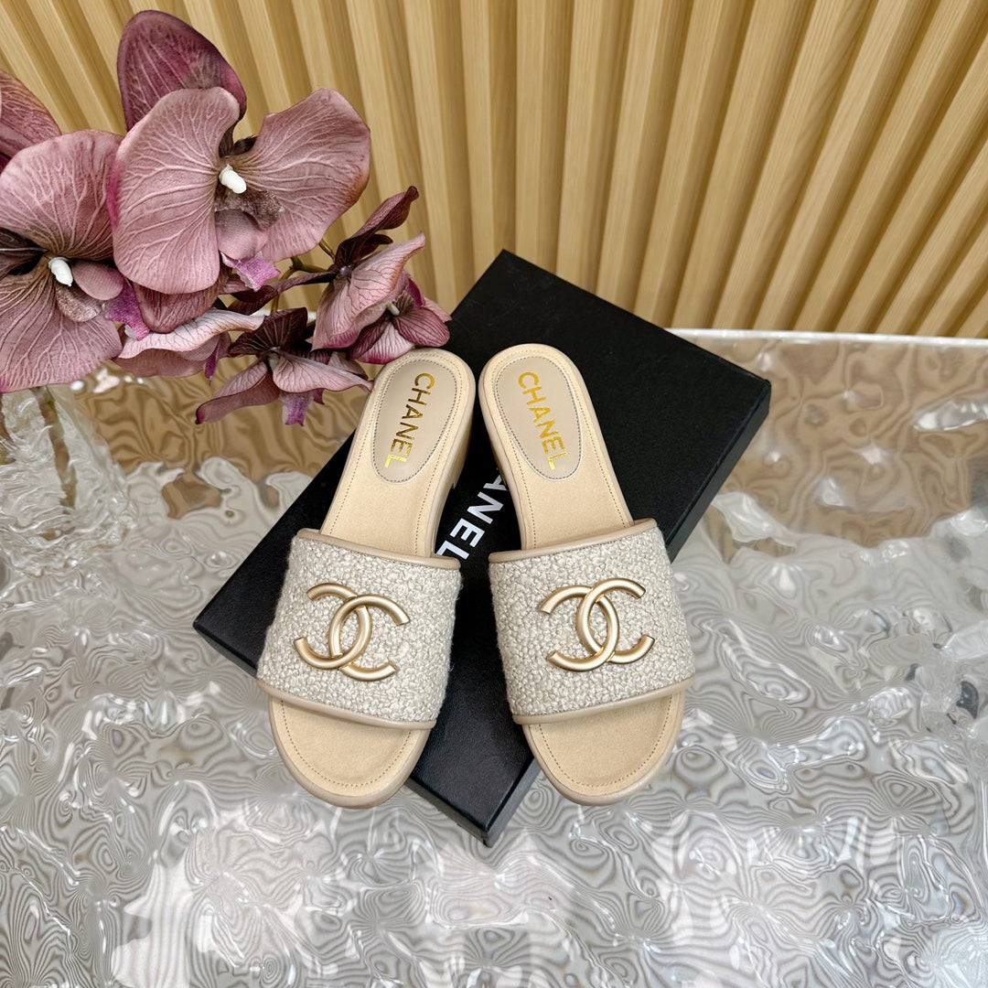 PLATFORM SLIPPERS IN LIGHT GREY TWEED AND LAMBSKIN - 35
