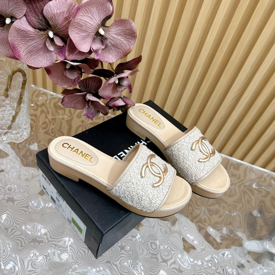 PLATFORM SLIPPERS IN LIGHT GREY TWEED AND LAMBSKIN - 35