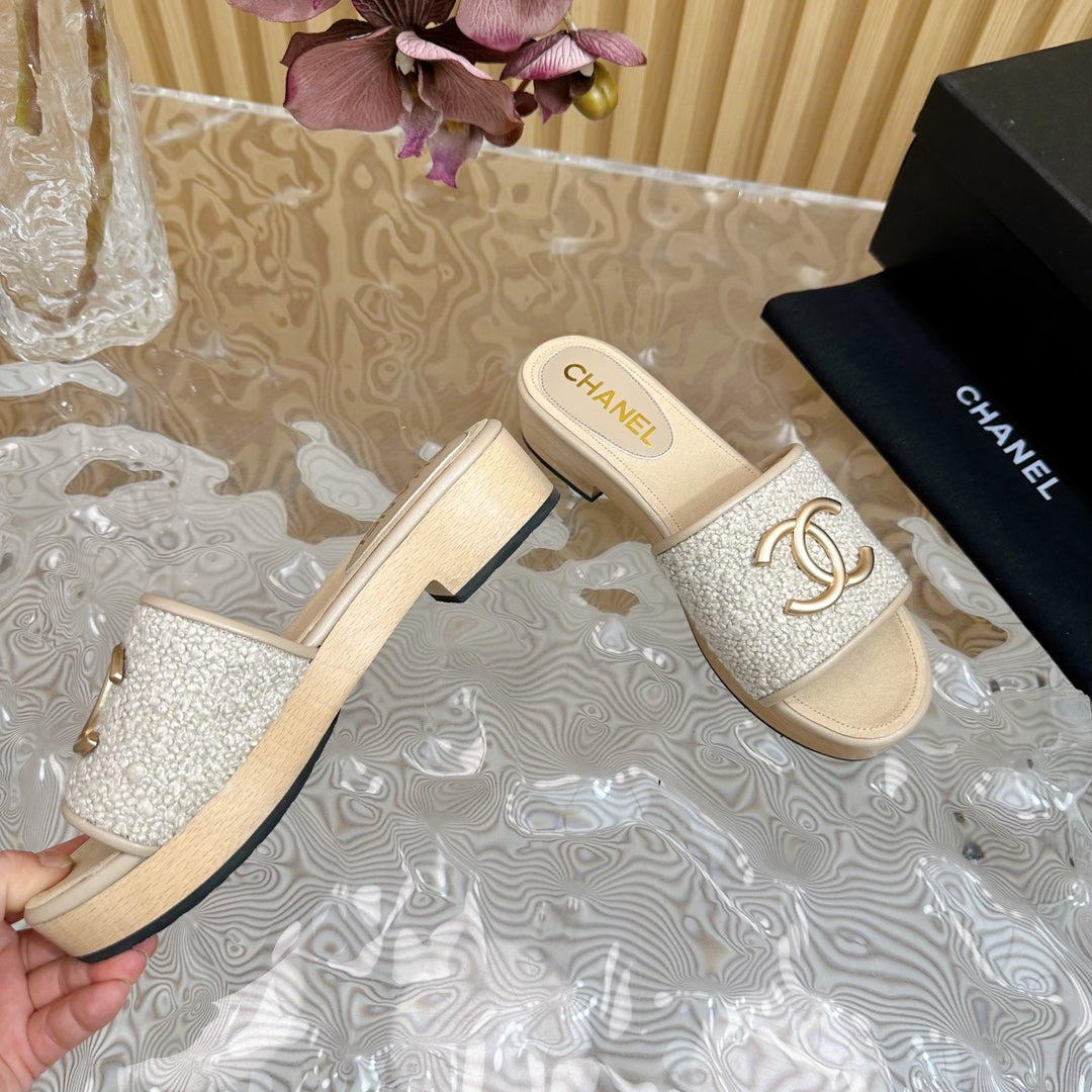 PLATFORM SLIPPERS IN LIGHT GREY TWEED AND LAMBSKIN - 35