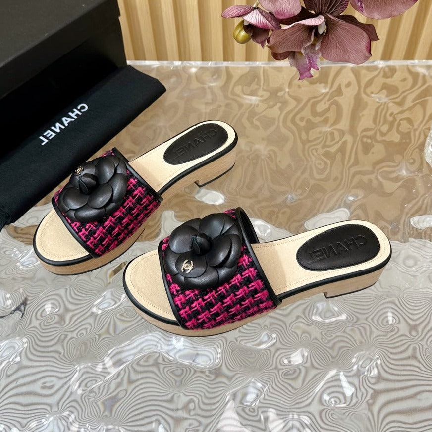 PLATFORM SLIPPERS WITH FLOWER IN BARBIE PINK MIX BLACK LAMBSKIN - 35