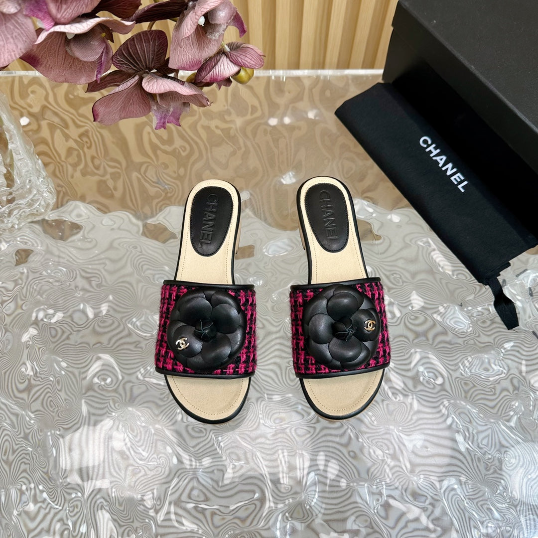 PLATFORM SLIPPERS WITH FLOWER IN BARBIE PINK MIX BLACK LAMBSKIN - 35