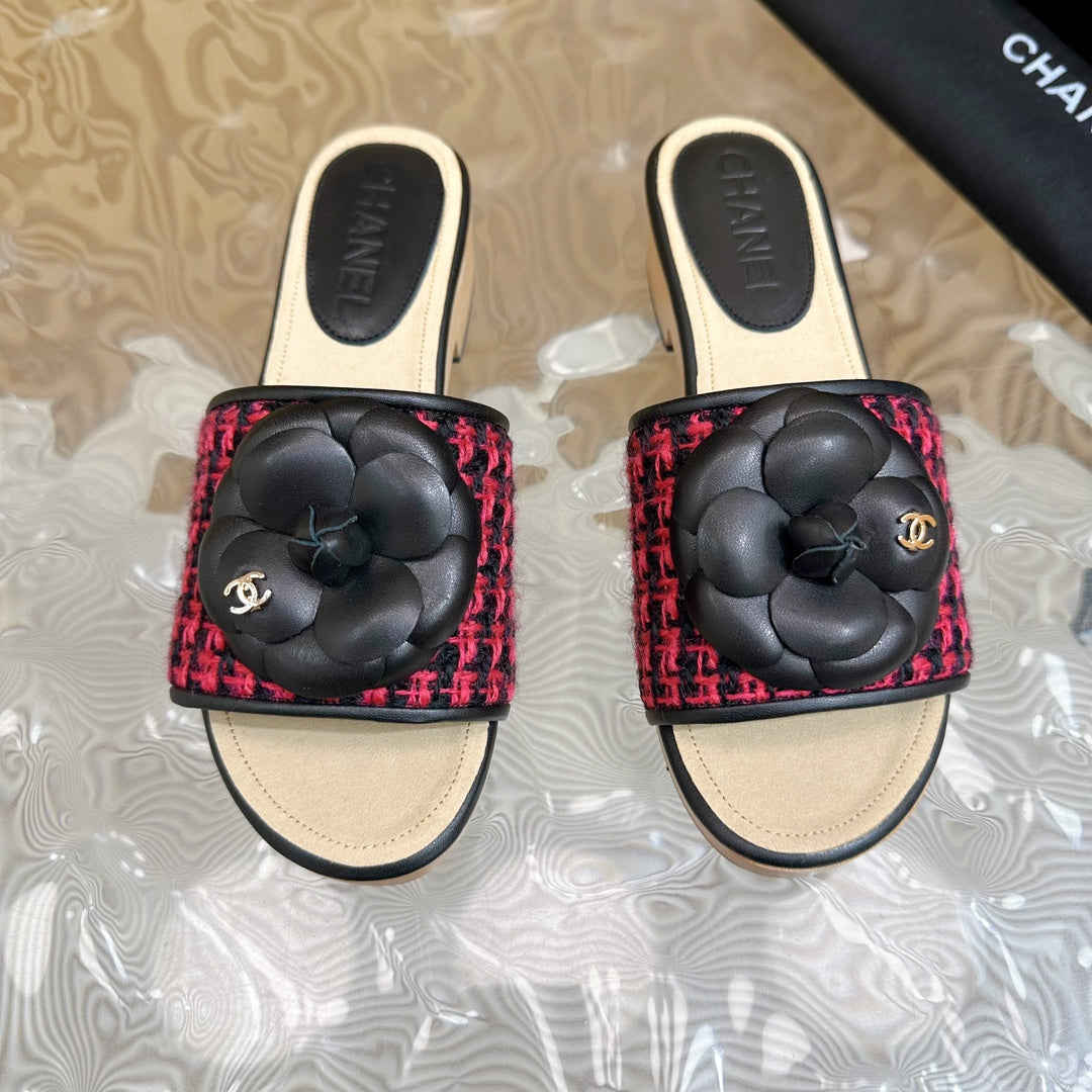 PLATFORM SLIPPERS WITH FLOWER IN BARBIE PINK MIX BLACK LAMBSKIN - 35
