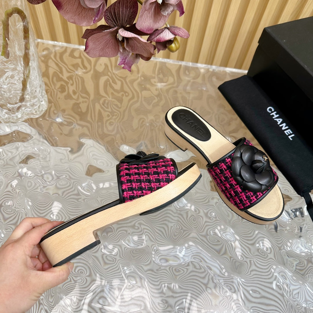 PLATFORM SLIPPERS WITH FLOWER IN BARBIE PINK MIX BLACK LAMBSKIN - 35