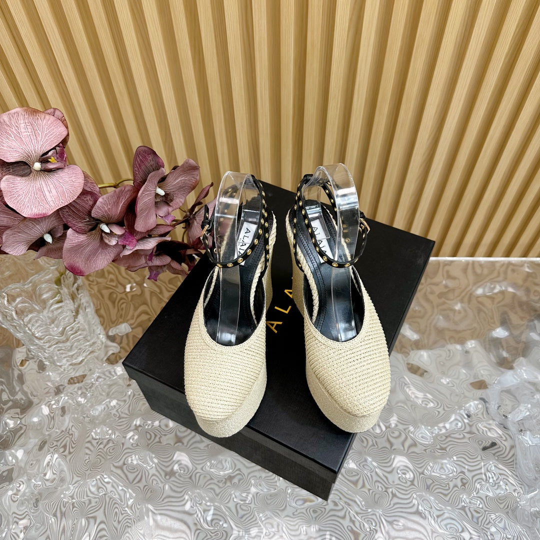 ALAIA LA WEDGE SANDALS IN WHITE PAPER STRAW - 35