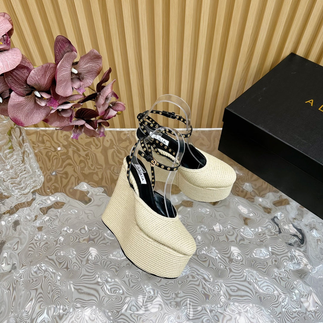 ALAIA LA WEDGE SANDALS IN WHITE PAPER STRAW - 35