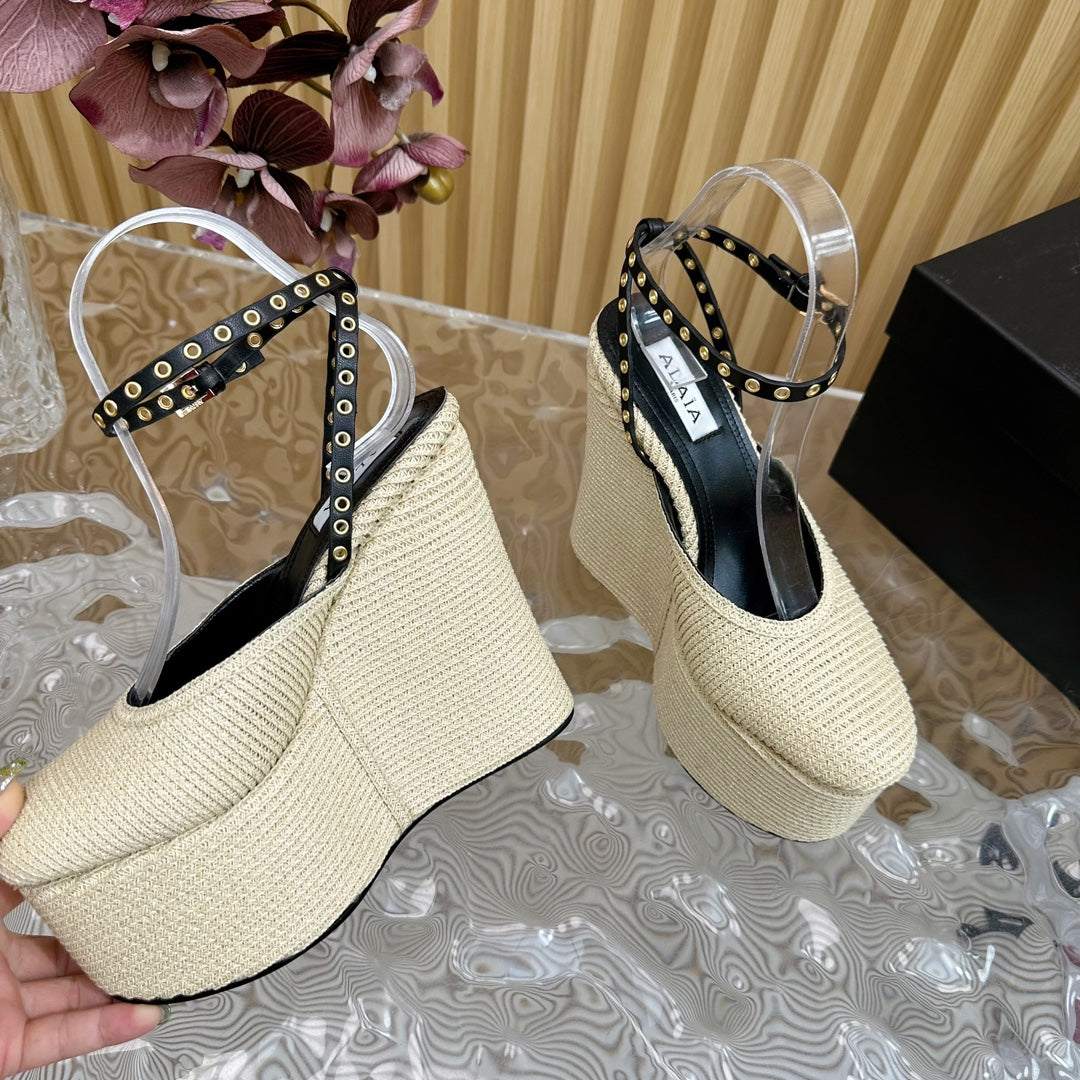 ALAIA LA WEDGE SANDALS IN WHITE PAPER STRAW - 35