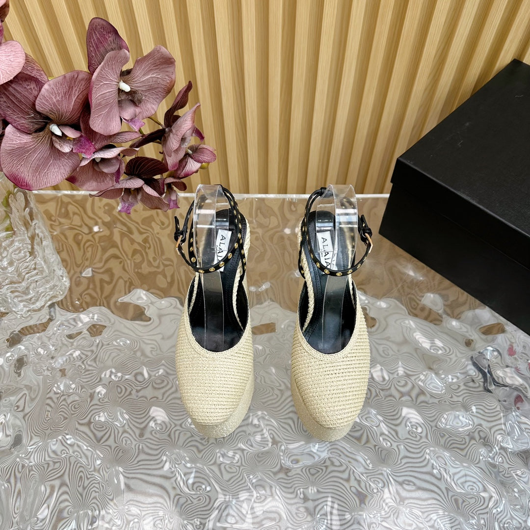 ALAIA LA WEDGE SANDALS IN WHITE PAPER STRAW - 35