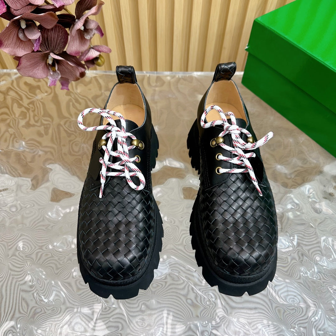 HADDOCK LACE-UP SHOE IN BLACK CALFSKIN WITH WOVEN DESIGN - 35
