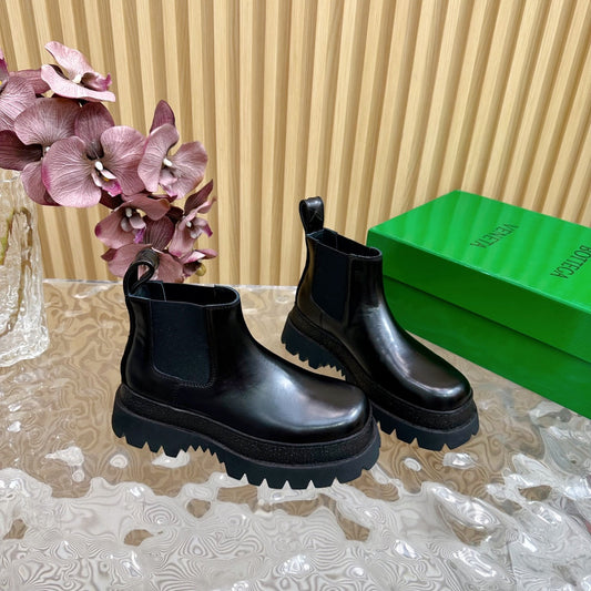 FIREMAN ANKLE BOOT IN BLACK CALFSKIN - 35