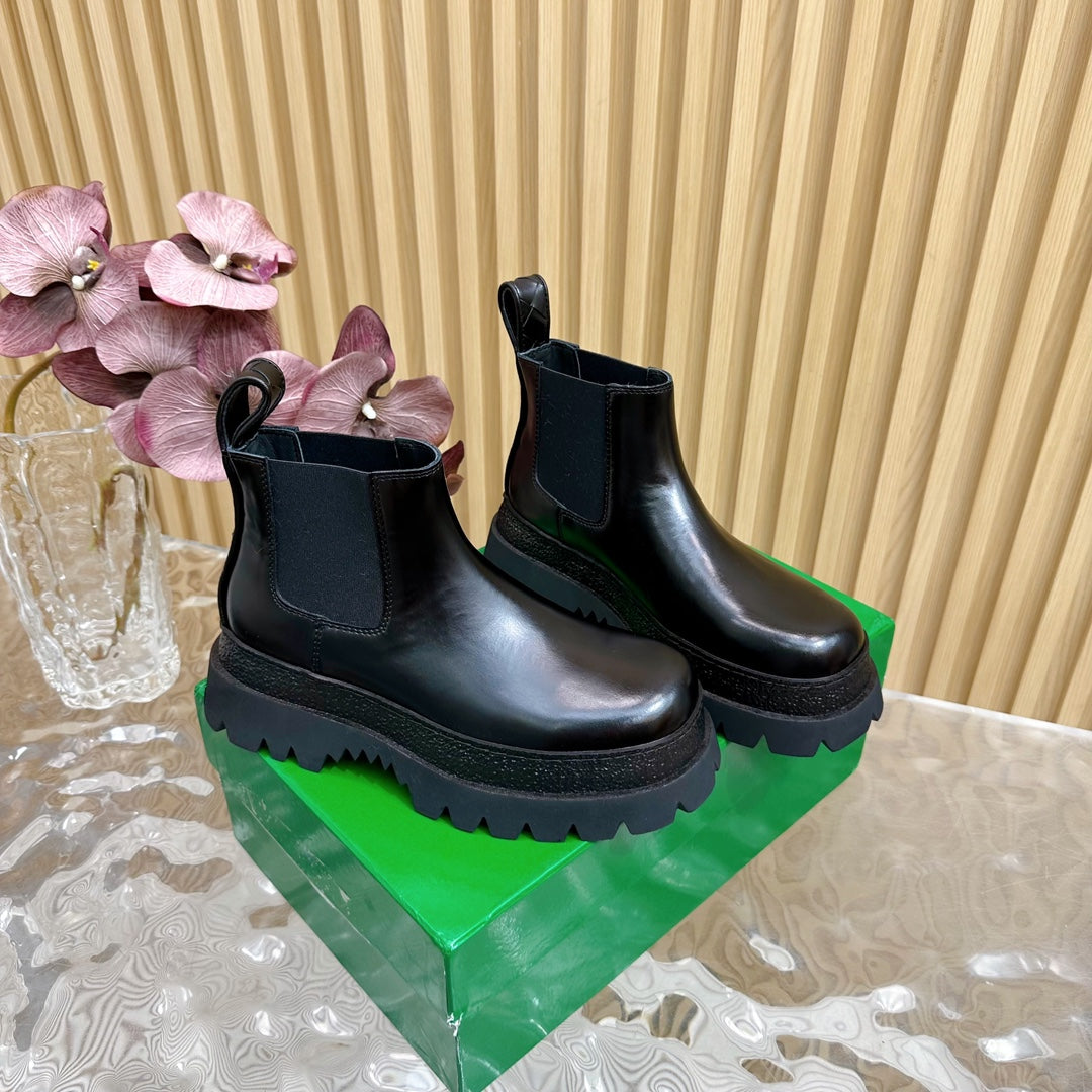 FIREMAN ANKLE BOOT IN BLACK CALFSKIN - 35