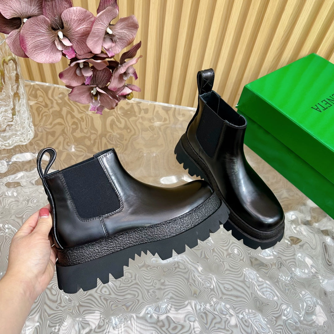 FIREMAN ANKLE BOOT IN BLACK CALFSKIN - 35