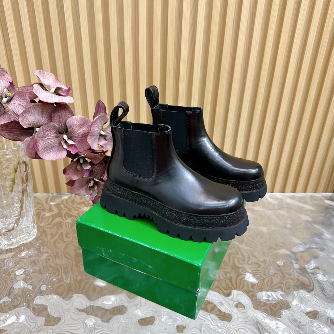 FIREMAN ANKLE BOOT IN BLACK CALFSKIN - 35