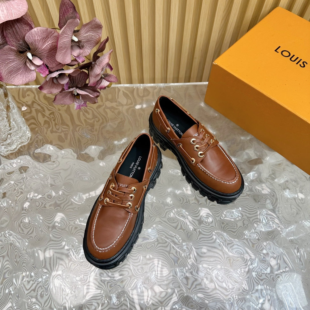 LV RECORD BOAT SHOE IN BRONZE BROWN GLOSSY CALFSKIN - 35