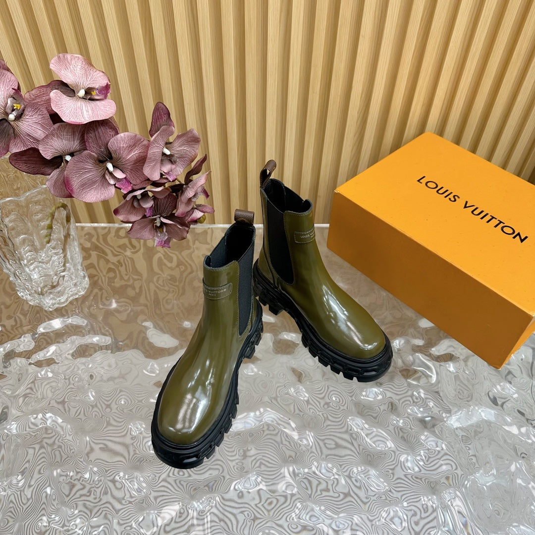 BOTTINE LV BEAUBOURG IN ARMY GREEN GLOSSY CALFSKIN - 35