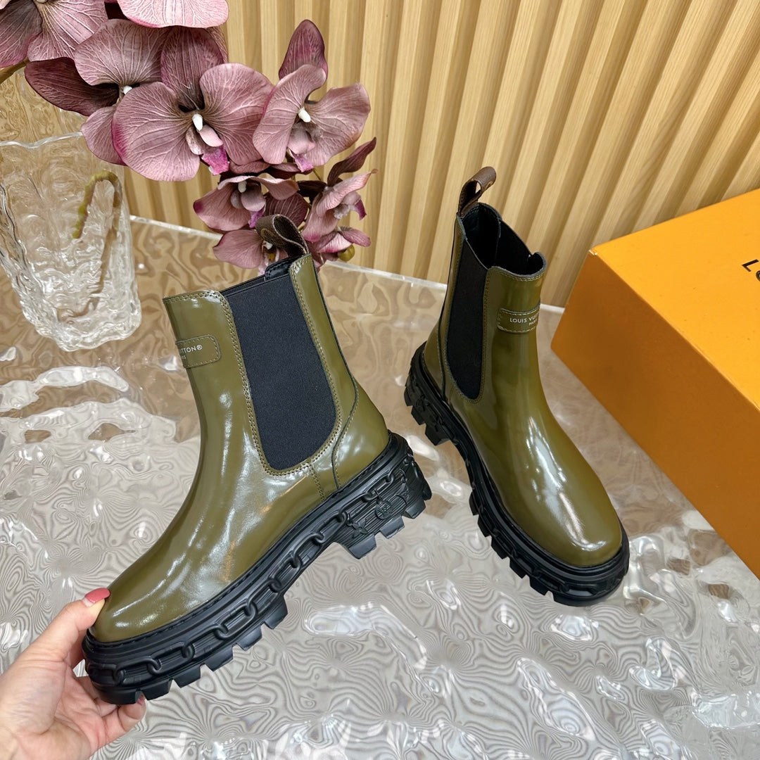 BOTTINE LV BEAUBOURG IN ARMY GREEN GLOSSY CALFSKIN - 35