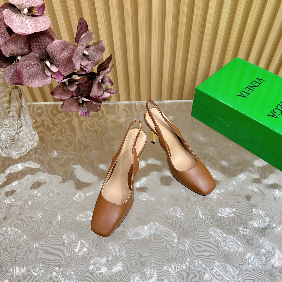 KNOT PUMP 9 CM IN BRONZE BROWN CALFSKIN WITH GOLD FINISHED METAL HEEL - 35