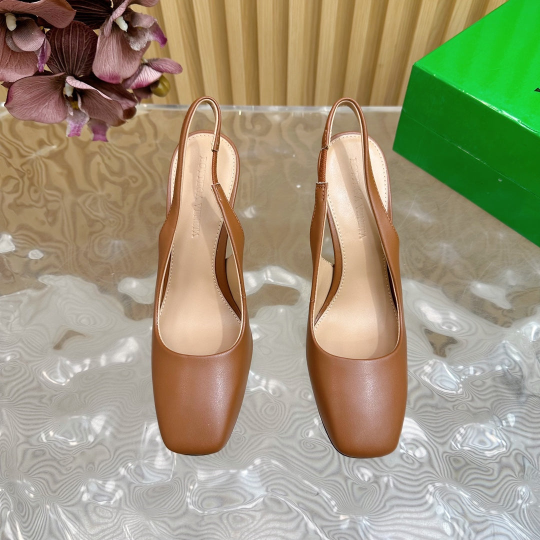 KNOT PUMP 9 CM IN BRONZE BROWN CALFSKIN WITH GOLD FINISHED METAL HEEL - 35