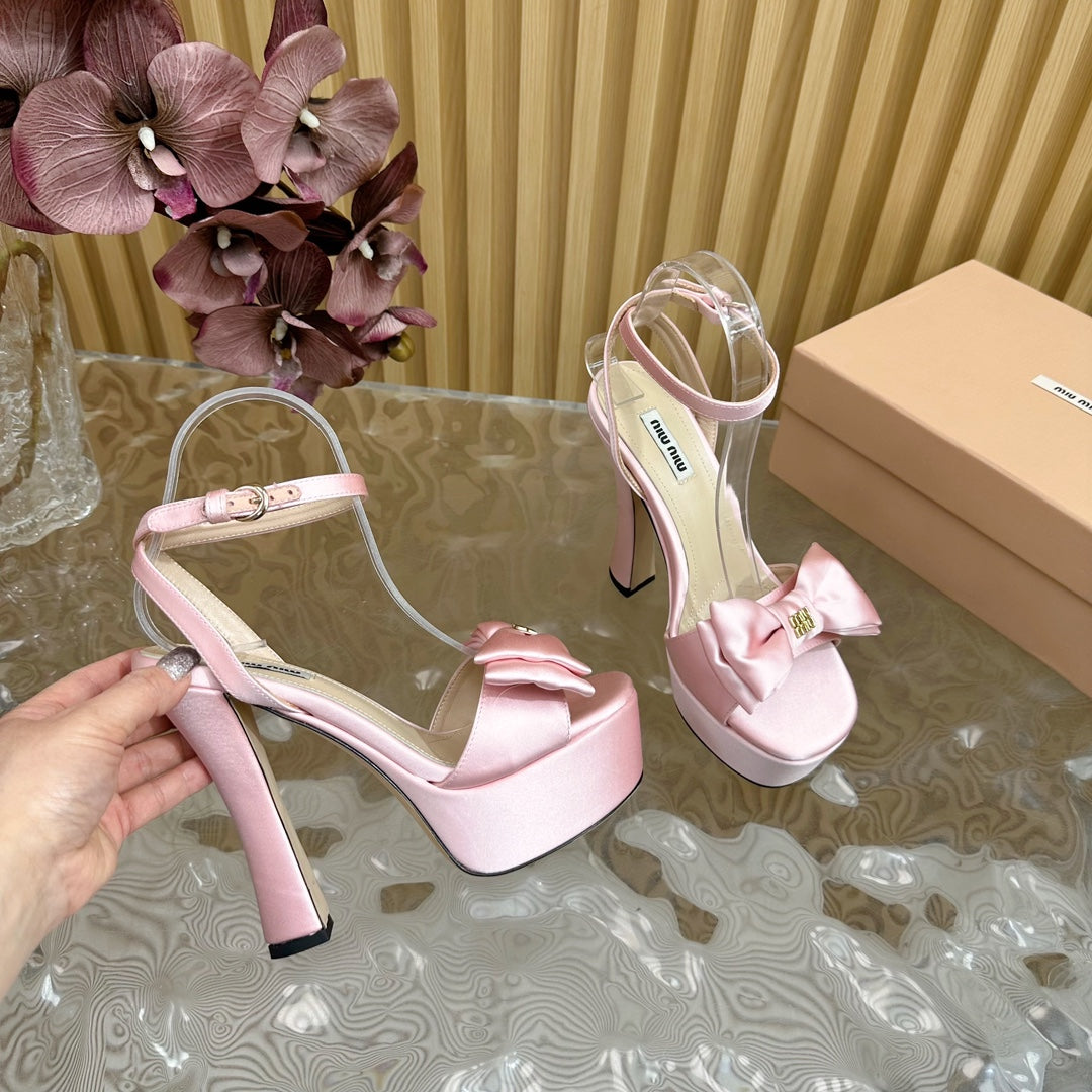 HIGH BOW PLATFORM IN LIGHT PINK SILK - 35