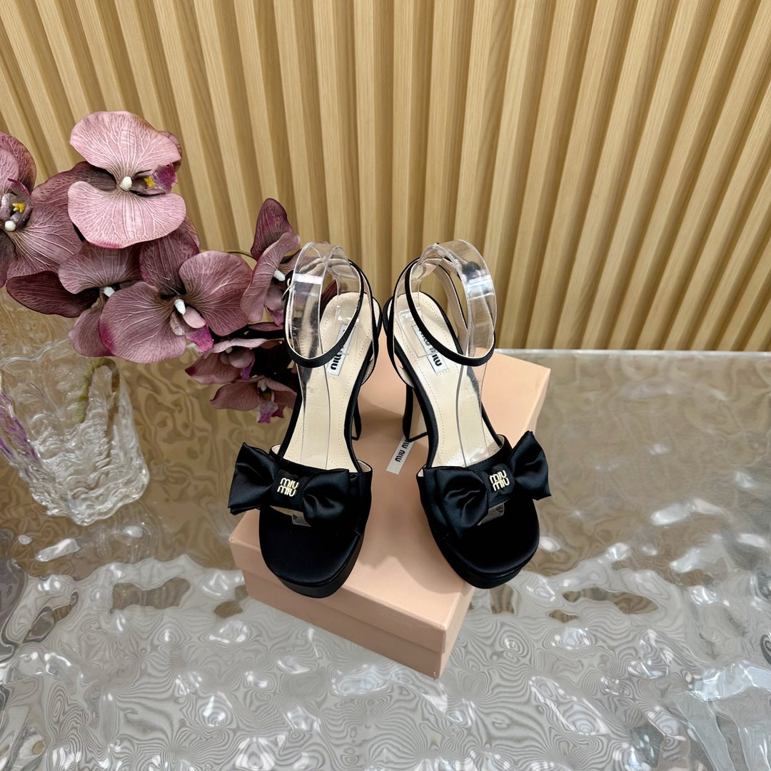 HIGH BOW PLATFORM IN BLACK SILK - 35