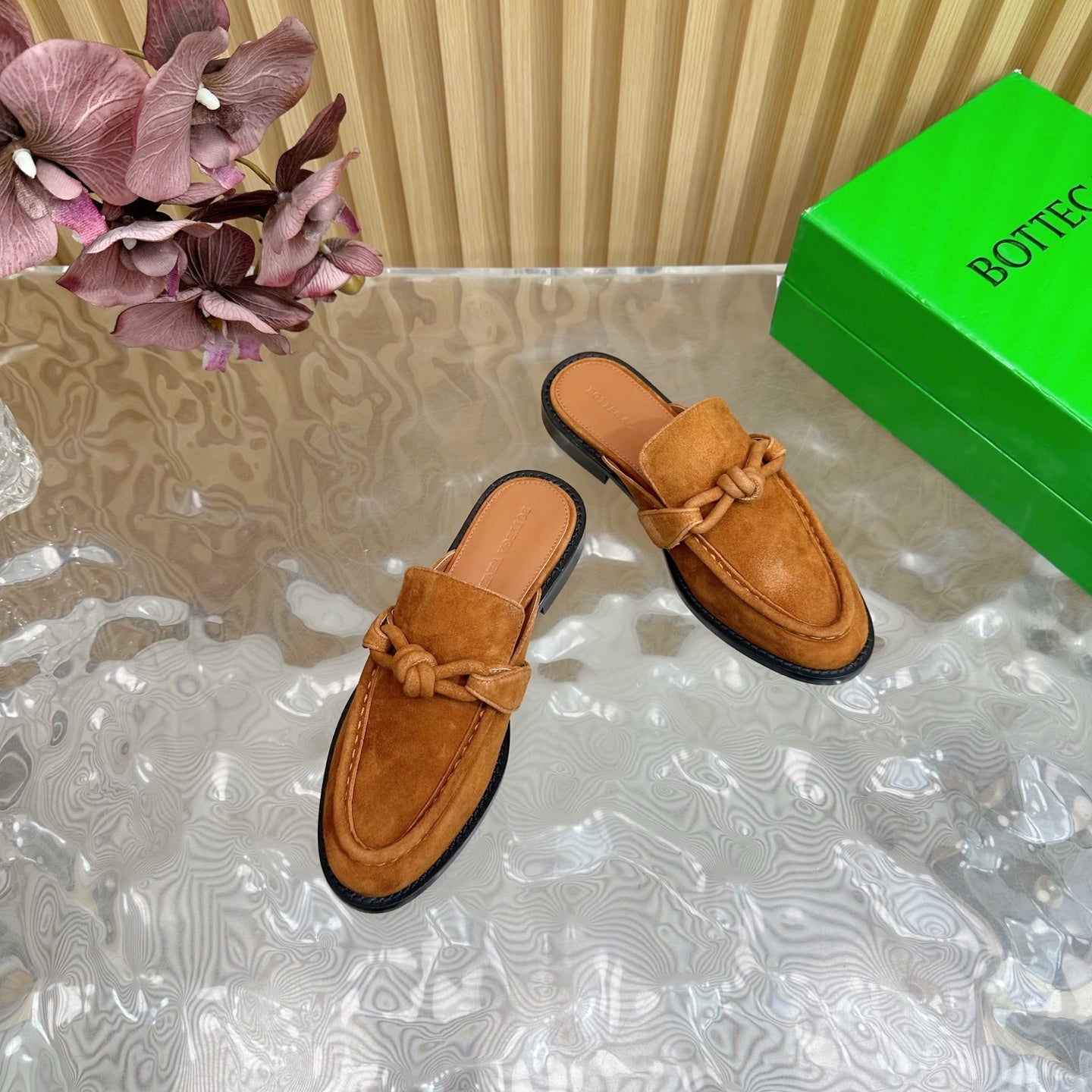 OPEN-BACK LOAFER REALISED IN CINNAMON BROWN SUEDE - 35