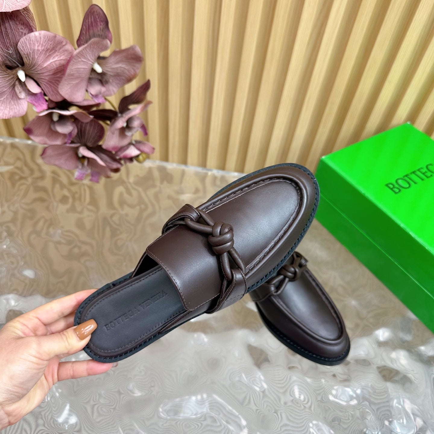 OPEN-BACK LOAFER REALISED IN CHESTNUT BROWN SOLF CALFSKIN - 35