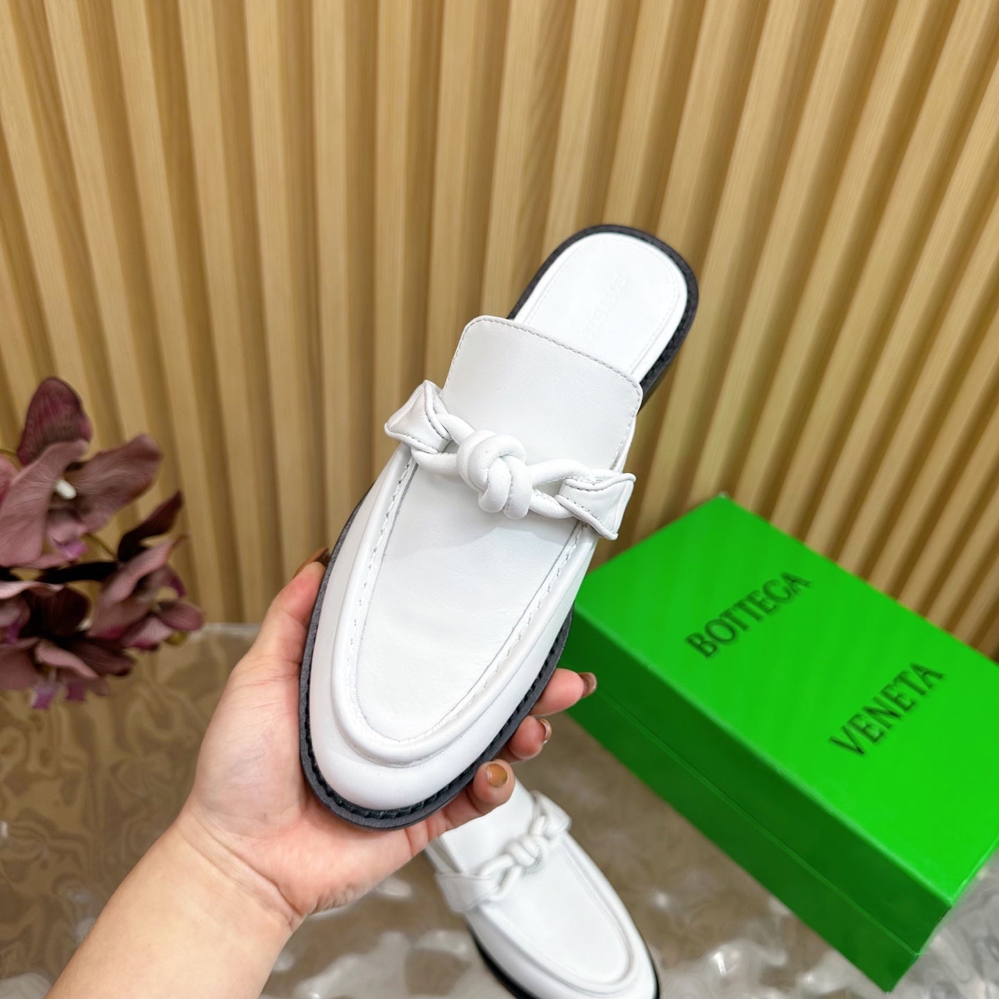 OPEN-BACK LOAFER REALISED IN WHITE SOLF CALFSKIN - 35