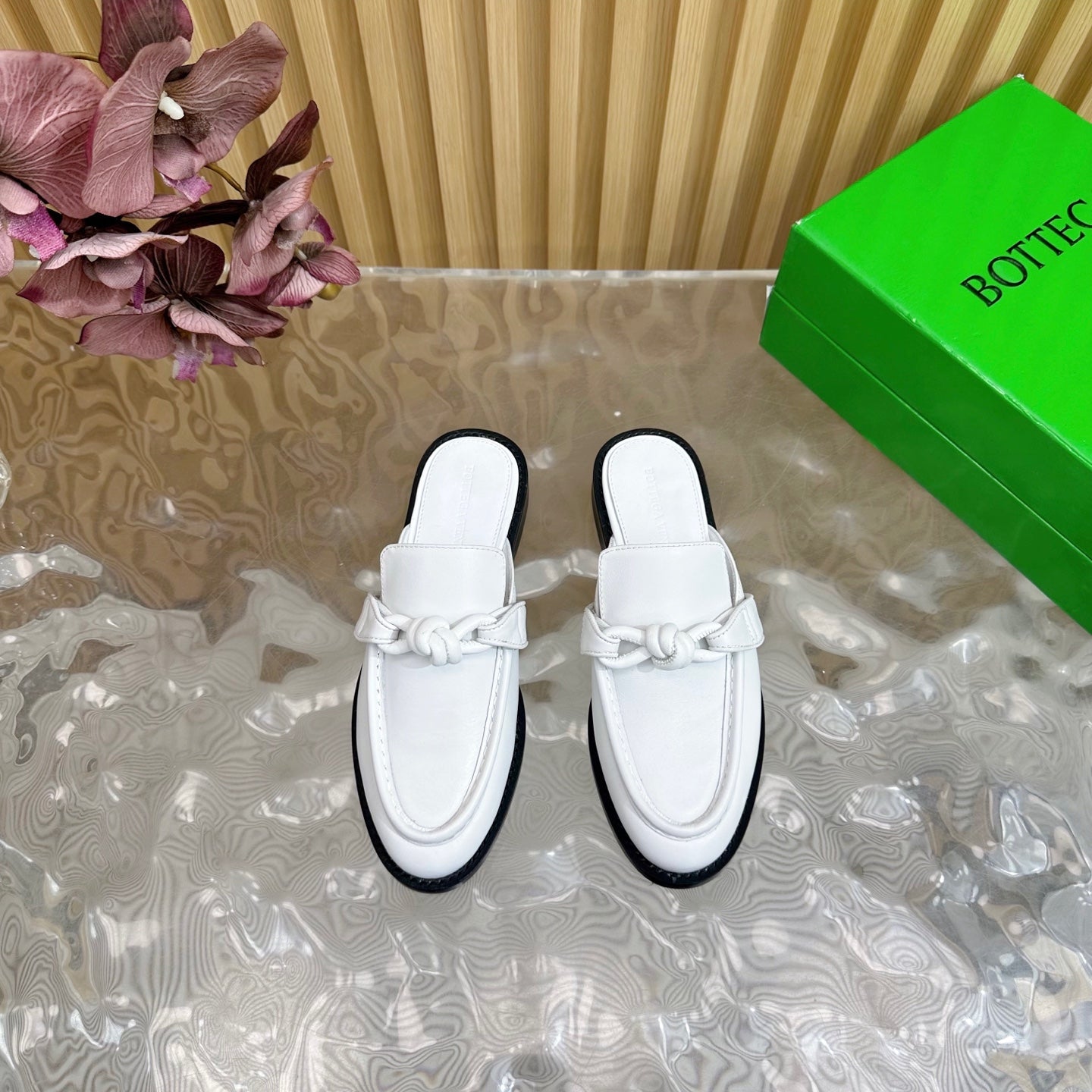 OPEN-BACK LOAFER REALISED IN WHITE SOLF CALFSKIN - 35