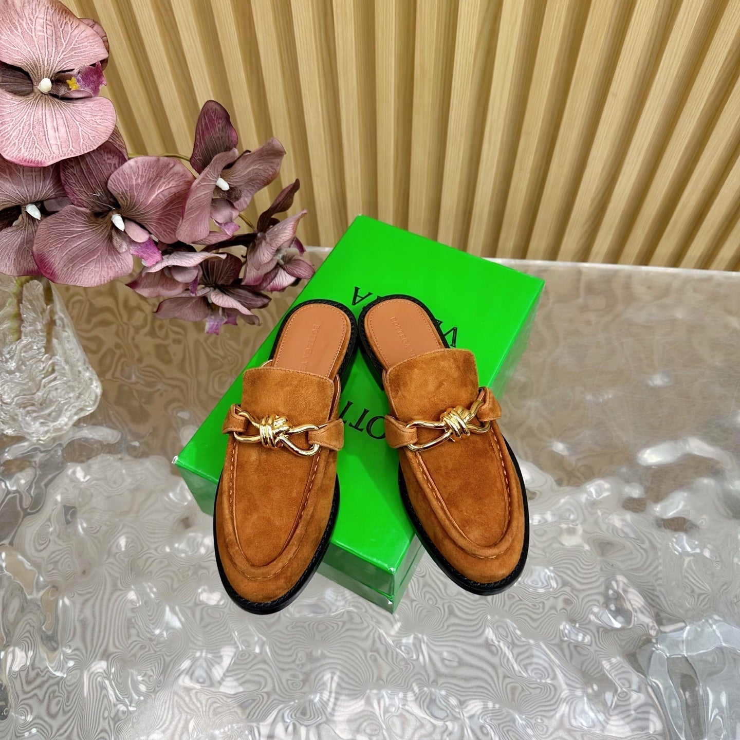 OPEN-BACK LOAFER REALISED IN CINNAMON BROWN SUEDE WITH SIGNATURE METALLIC KNOT DETAIL - 35