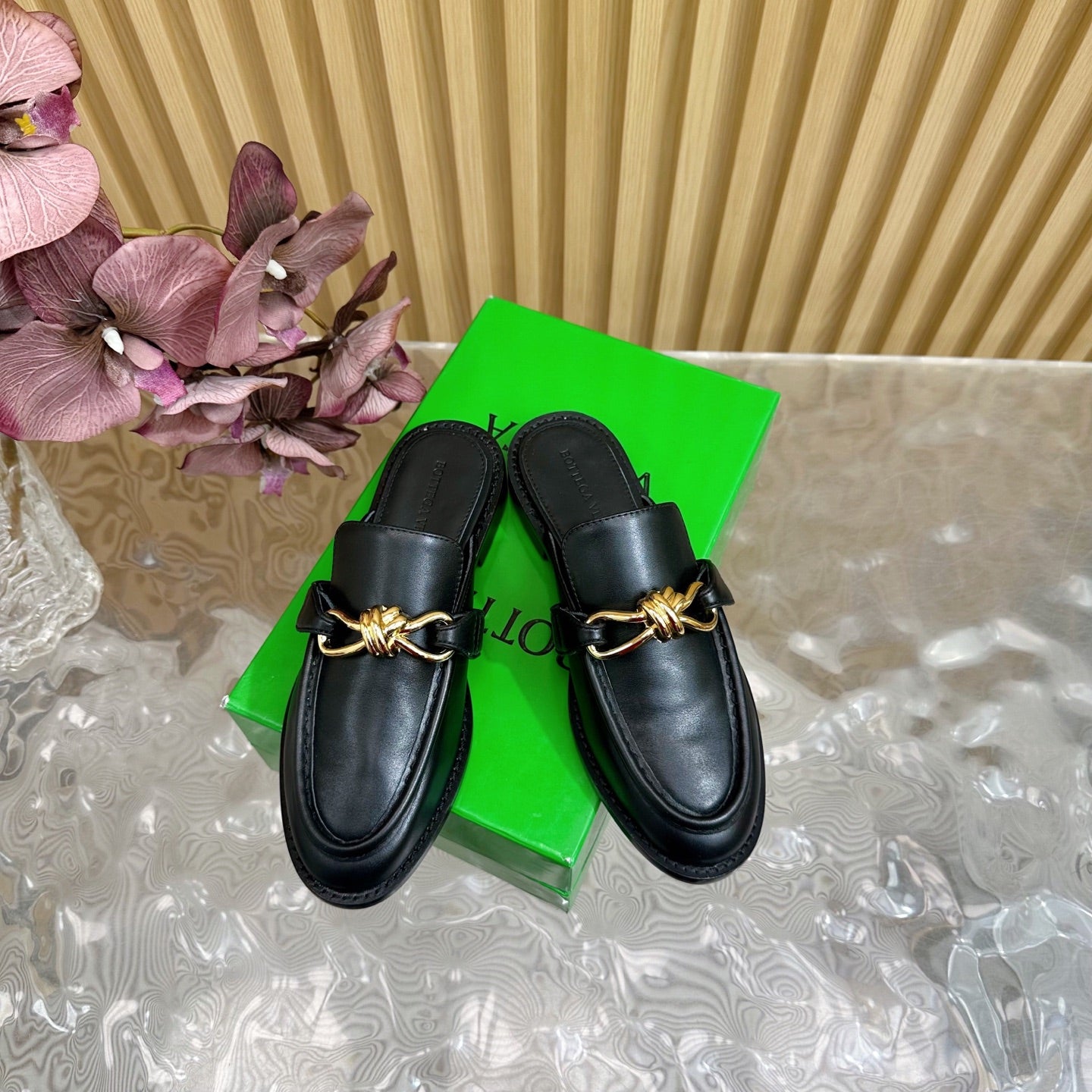 OPEN-BACK LOAFER REALISED IN BLACK SOFT CALFSKIN WITH SIGNATURE METALLIC KNOT DETAIL - 35