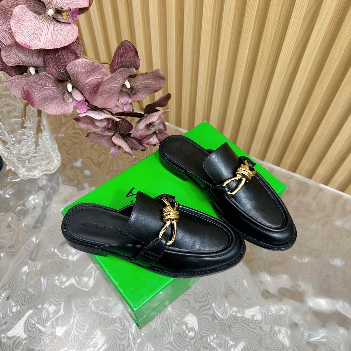 OPEN-BACK LOAFER REALISED IN BLACK SOFT CALFSKIN WITH SIGNATURE METALLIC KNOT DETAIL - 35