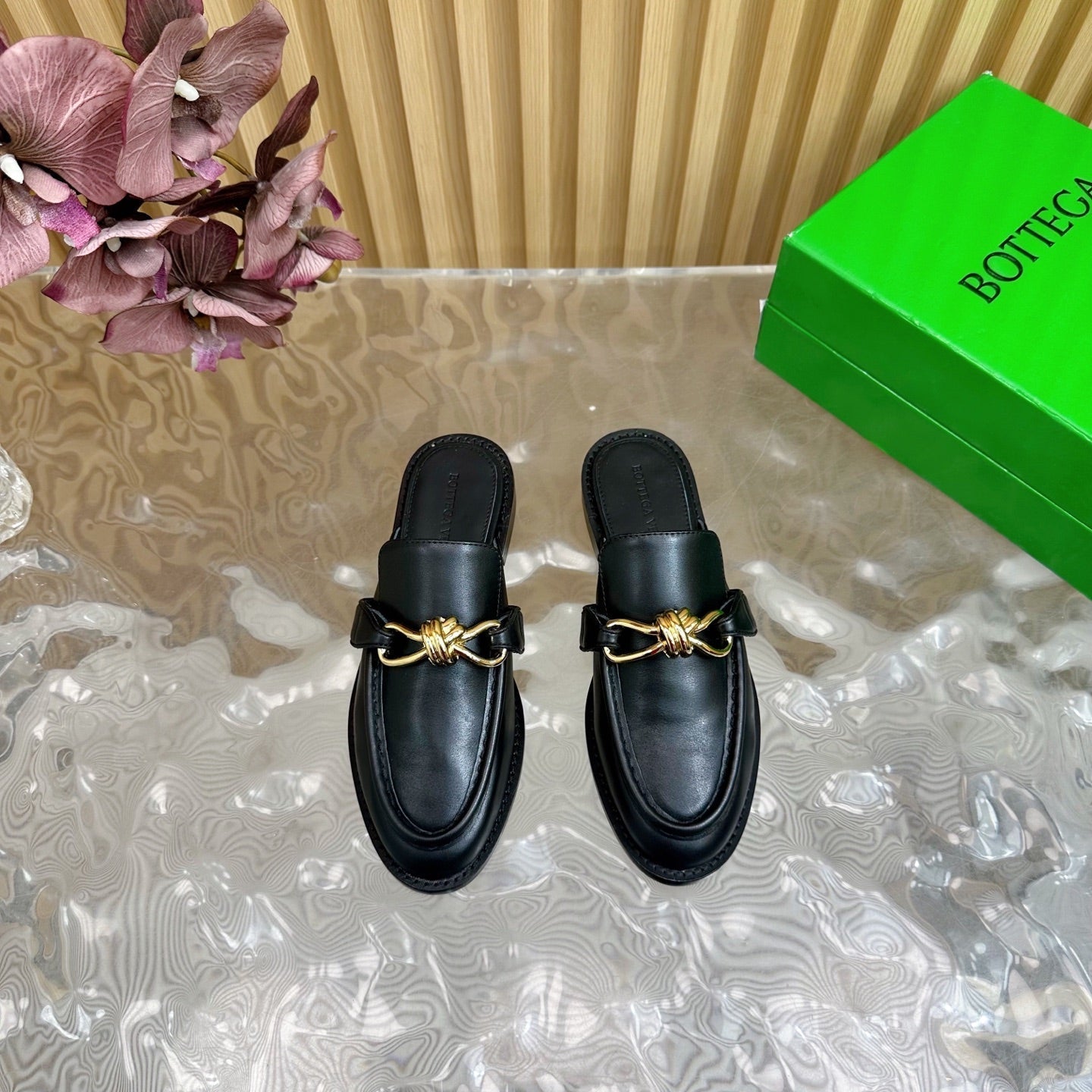 OPEN-BACK LOAFER REALISED IN BLACK SOFT CALFSKIN WITH SIGNATURE METALLIC KNOT DETAIL - 35