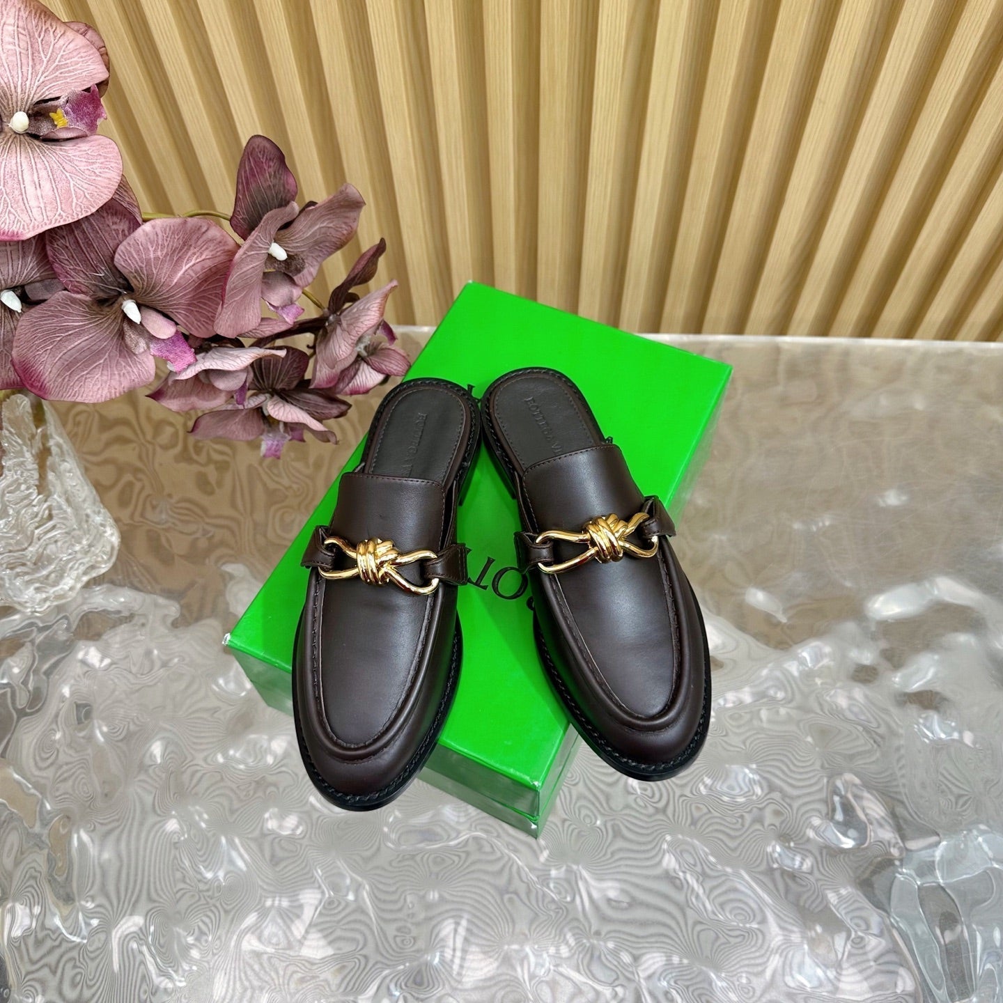 OPEN-BACK LOAFER REALISED IN CHESTNUT BROWN SOFT CALFSKIN WITH SIGNATURE METALLIC KNOT DETAIL - 35