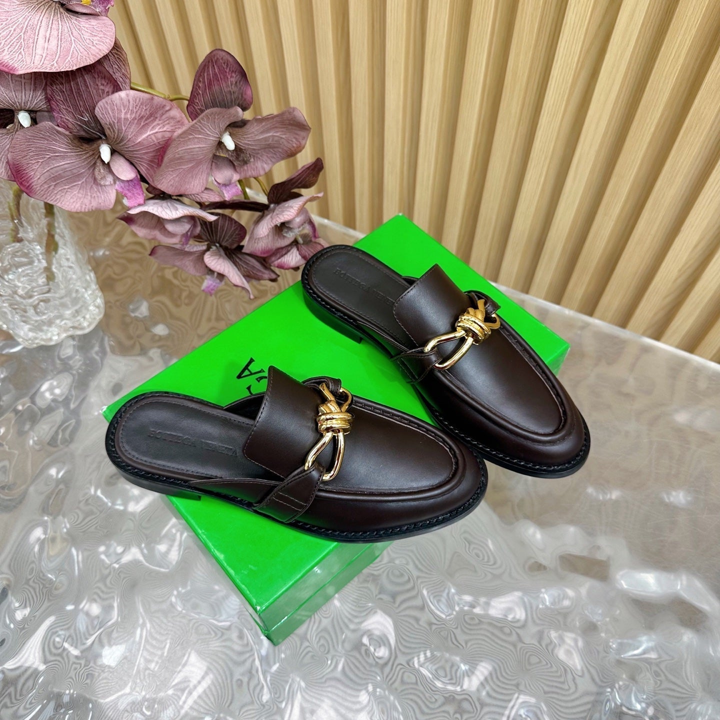 OPEN-BACK LOAFER REALISED IN CHESTNUT BROWN SOFT CALFSKIN WITH SIGNATURE METALLIC KNOT DETAIL - 35