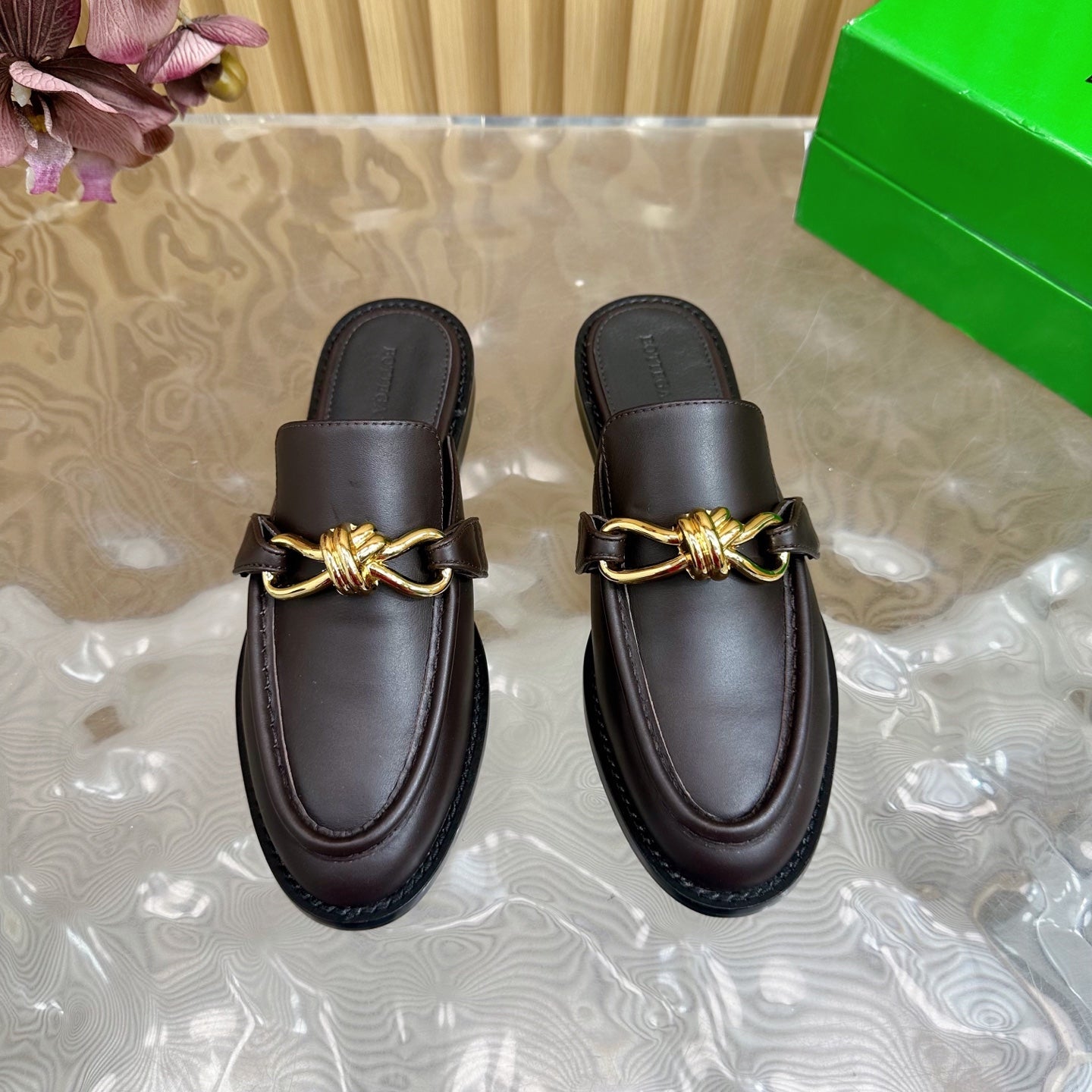 OPEN-BACK LOAFER REALISED IN CHESTNUT BROWN SOFT CALFSKIN WITH SIGNATURE METALLIC KNOT DETAIL - 35