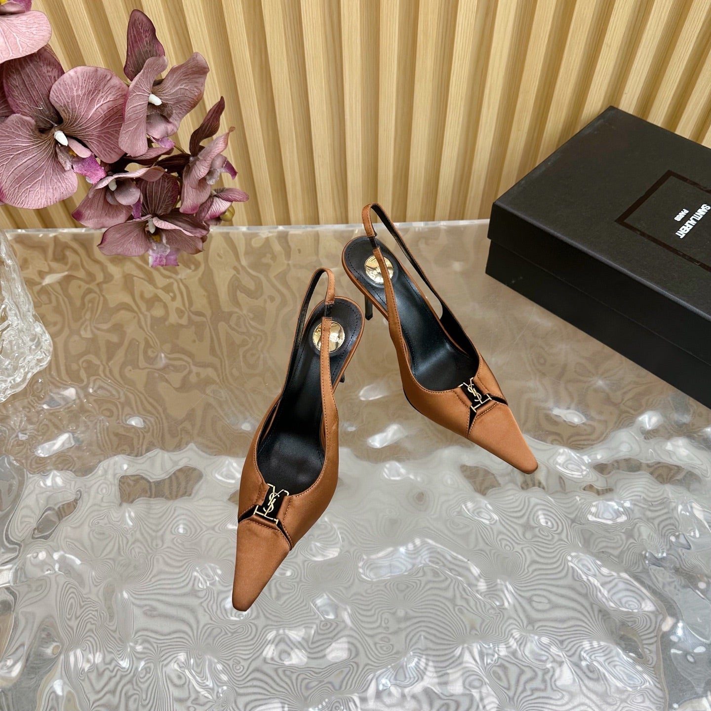 BABYLONE SLINGBACK PUMPS IN RUSTIC ORANGE SILK GOLD LOGO - 35