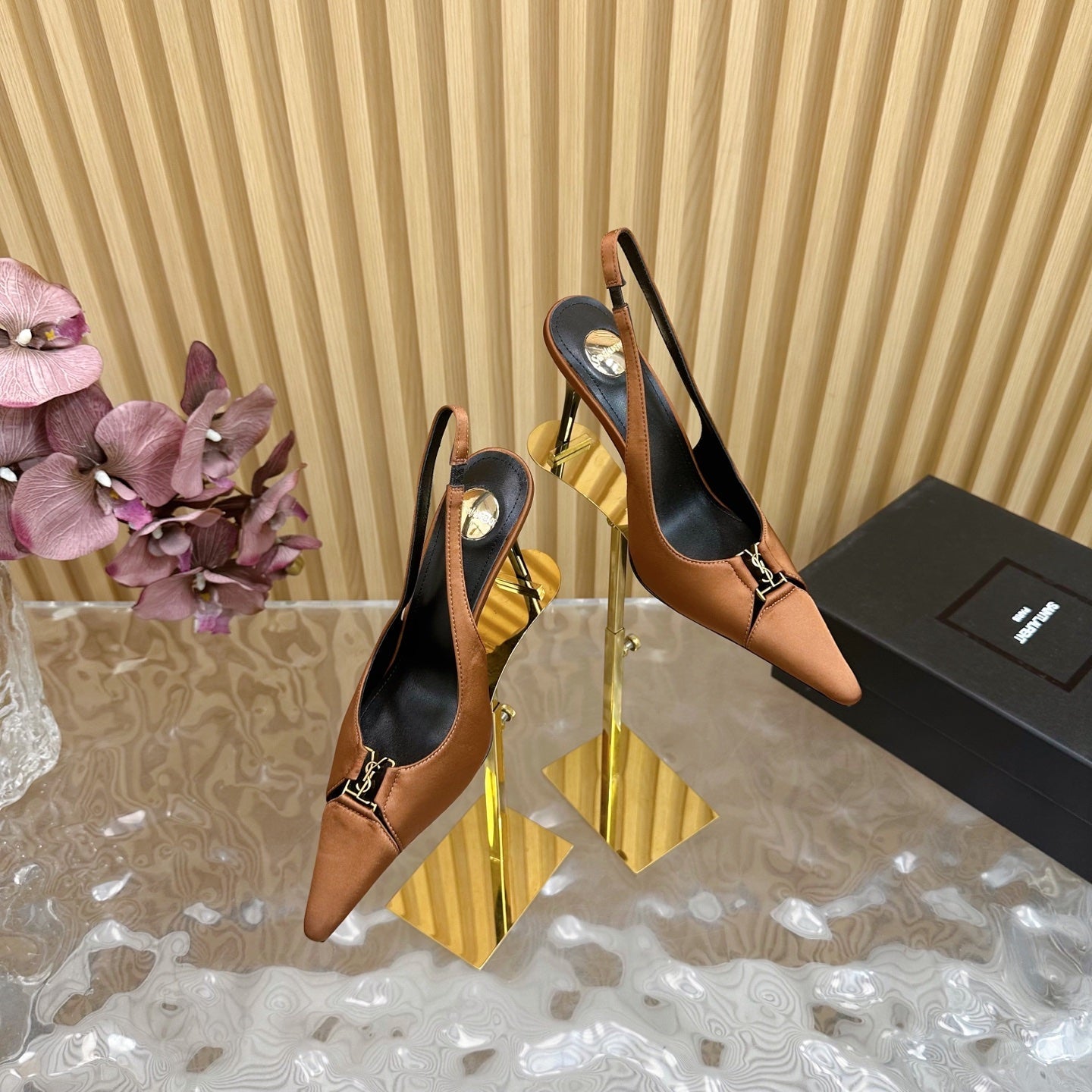 BABYLONE SLINGBACK PUMPS IN RUSTIC ORANGE SILK GOLD LOGO - 35