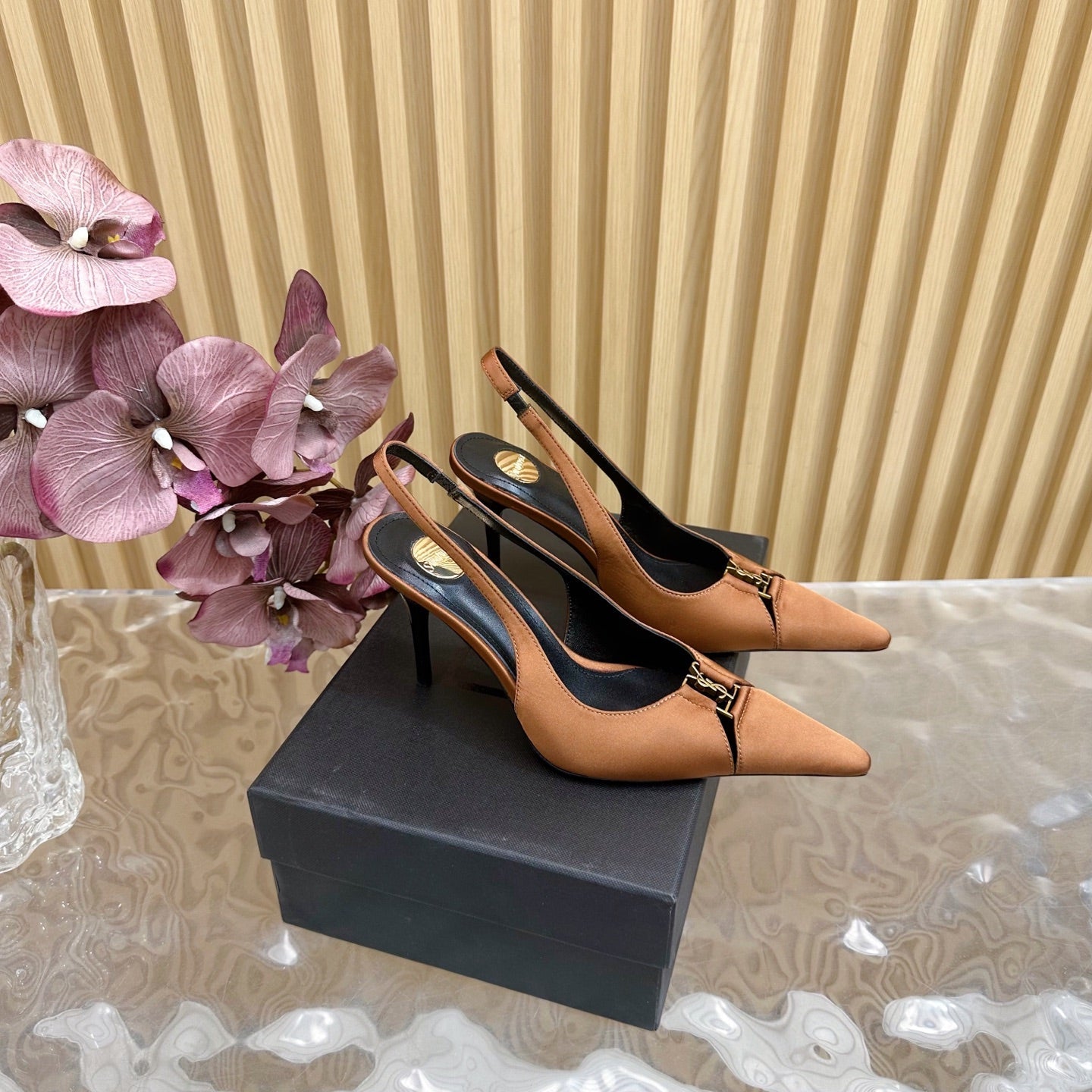 BABYLONE SLINGBACK PUMPS IN RUSTIC ORANGE SILK GOLD LOGO - 35