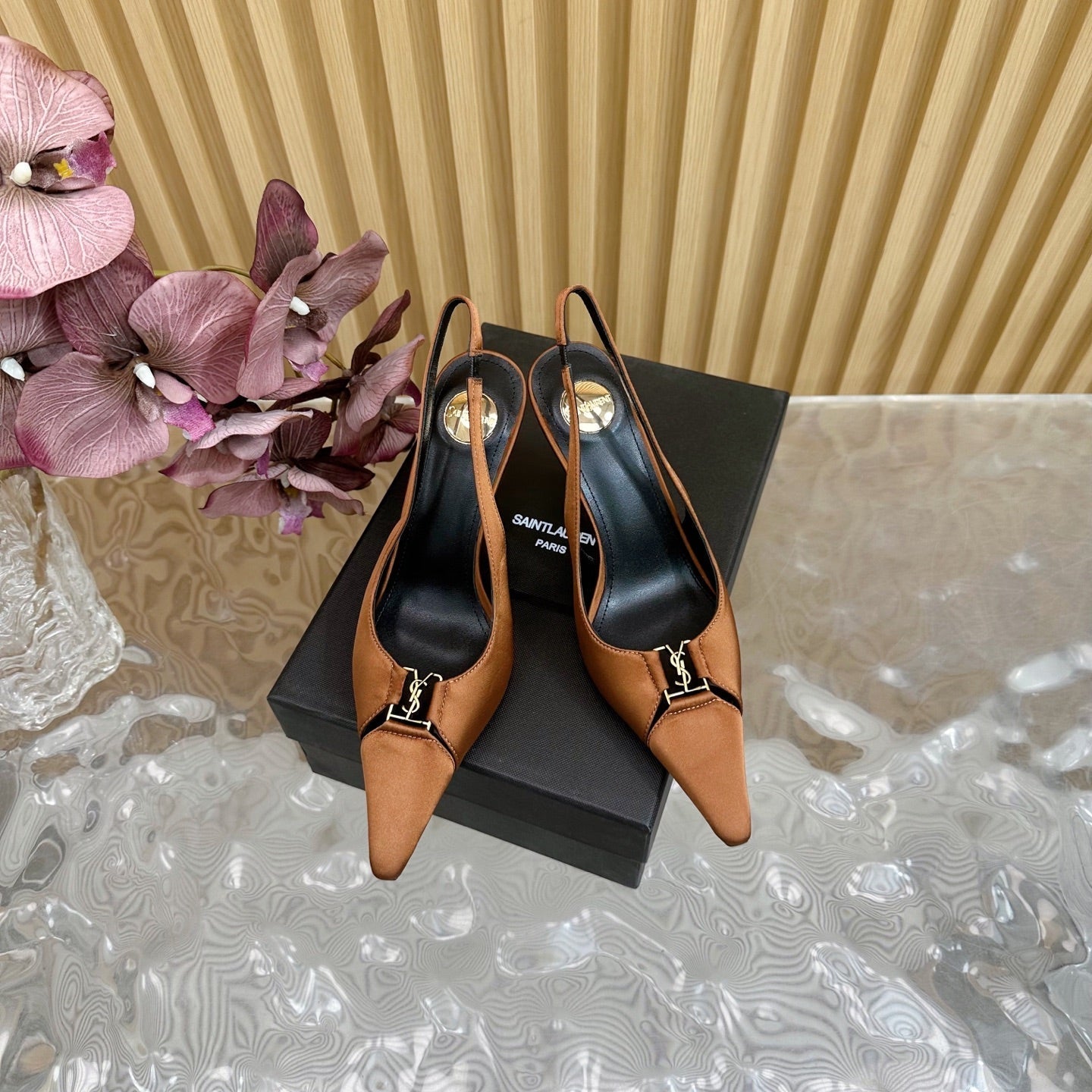 BABYLONE SLINGBACK PUMPS IN RUSTIC ORANGE SILK GOLD LOGO - 35