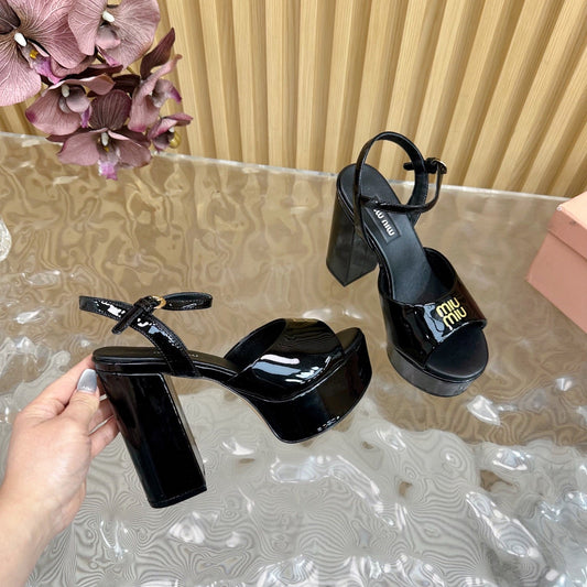 PLATFORM HEELS IN BLACK PATENT CALFSKIN GOLD LOGO IN STRAP - 35